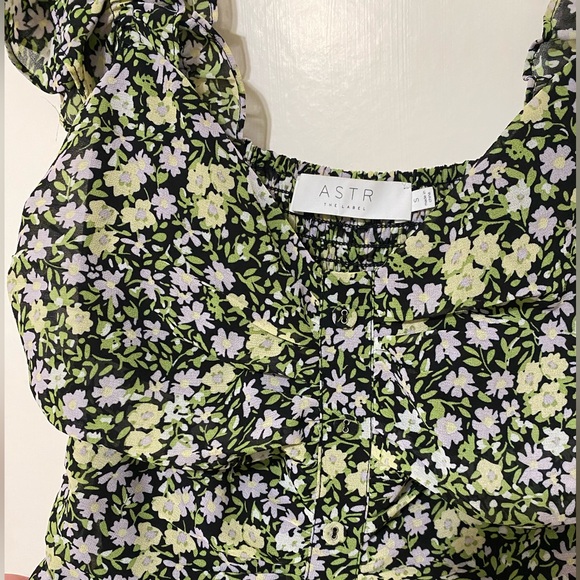 ASTR ditsy daisy ruched dress - Picture 4 of 4